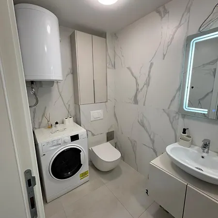 I&i Tesla Apartment
