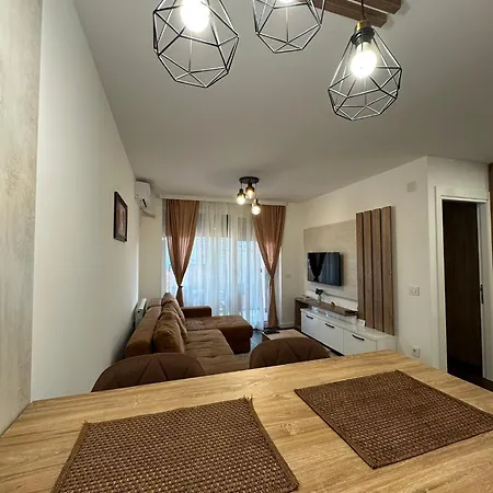 Apartment I&i Tesla *